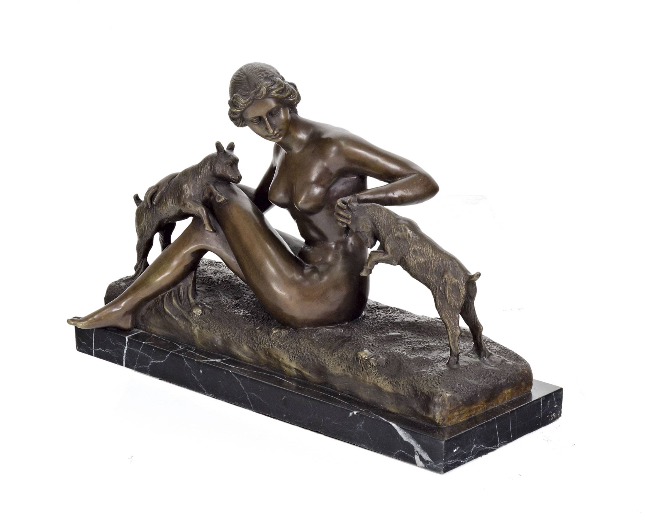 Maurice Guiraud Riviére (Toulouse, 1881 - 1947) - Diana 41,5*29 cm, bronze on marble pedestal,