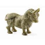 Stier Figur China, Tang Dynastie (618-90), geschnizte Jade, m: 11 cm, h 16 cm Bull figure China,