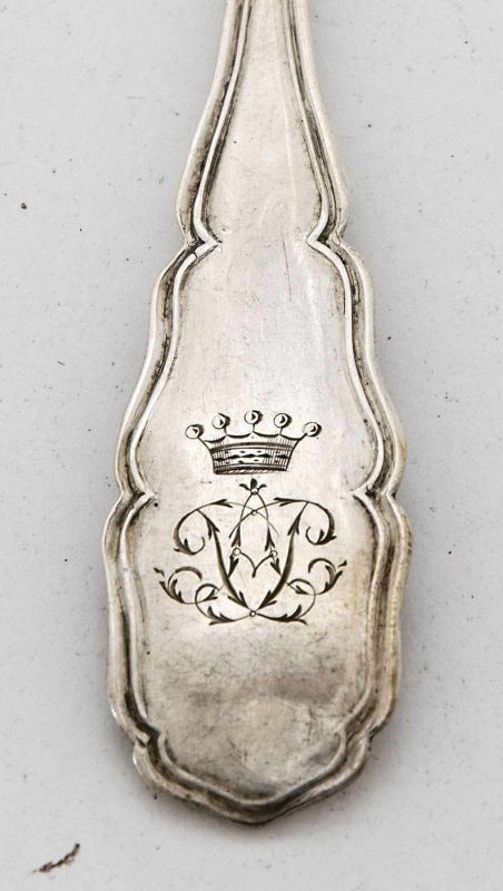 Essbesteck-Set Österreichisch, 1859, 13 Lat antikes Silber, TD Meistermarke, gravierte AV Monogramm, - Bild 2 aus 4
