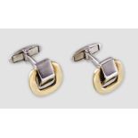 Manschette Pair Italienisch, 20. JH, 18 Karat Gold, etwas zerkratzt, h: 2,5 cm, 12 g Pair of