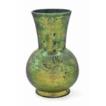 Vase Zsolnay Fabrik, Pécs, um 1910, Eosin-glasierte Weiß Keramik, Sonnenstrahl Dekoration, etwas