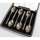George V set of silver apostle spoons, Birmingham 1931, each with an apostle to the end, 71 grams