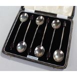 Set of silver coffee spoons, Birmingham 1917, cased, spoon total weight 42 grams