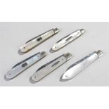 Five silver and mother or pearl fruit knives, each of different deign, (5)