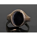 9 carat gold signet ring, with agate set stone, ring size F