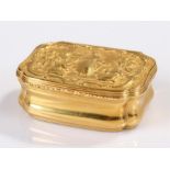 Beautiful 18th Century Dutch gold box, Amsterdam, maker Jean Saint (1698-1769), the box engraved and