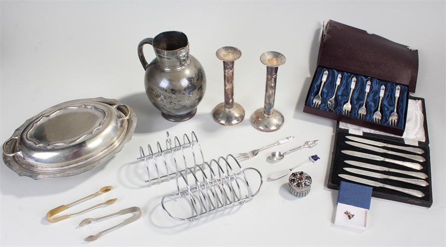 Silver plated wares, to include toast racks, dish, jug, etc, (qty)