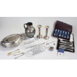 Silver plated wares, to include toast racks, dish, jug, etc, (qty)