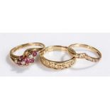 Three 9 carat gold rings, one stone set and two engraved examples, (3)