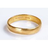 22 carat gold wedding band, approx. 3.9 grams