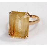 9 carat gold stone set ring, set with a yellow stone, ring size M 1/2