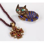 Silver gilt necklace, with red stones, together with a silver gilt cat brooch, (2)