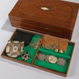Coins and jewellery, to include three £5 coins, a Crown, a coin bracelet, two buttons and a pendant,
