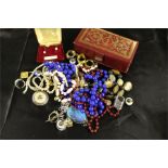 Mixed jewellery, to include necklaces, pendants, rings and buttons