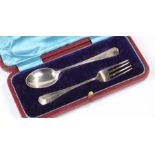 Silver spoon and fork cased set, 39 grams