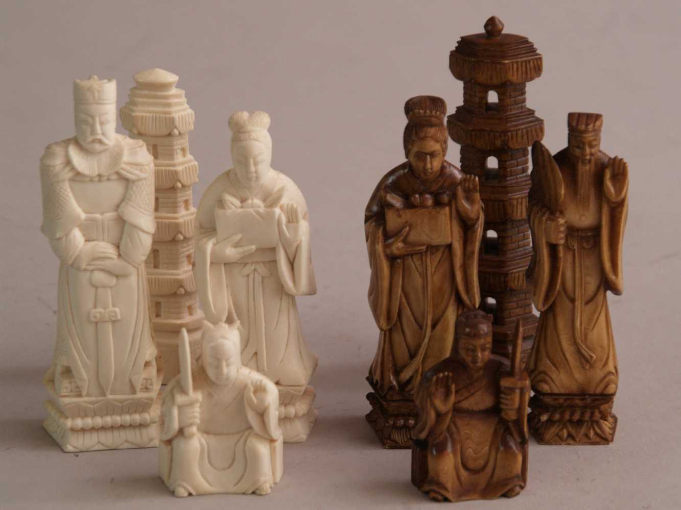 Schachfiguren - vollständig 32 Stück,China 1.Hälfte 20.Jh.,Elfenbein,meisterlich geschnitzt,1 Partei - Image 3 of 4