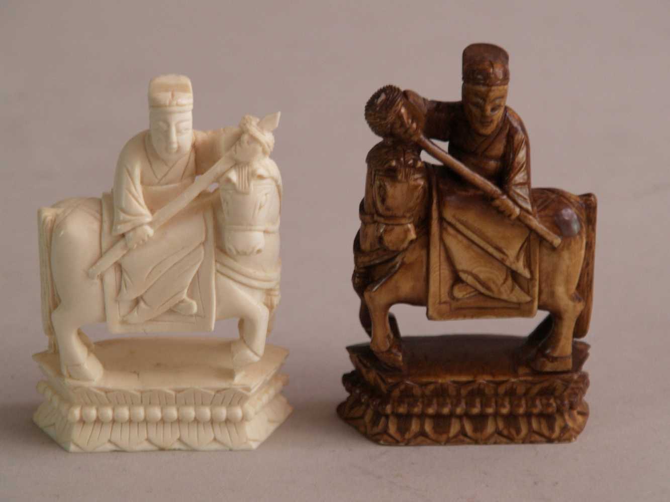 Schachfiguren - vollständig 32 Stück,China 1.Hälfte 20.Jh.,Elfenbein,meisterlich geschnitzt,1 Partei - Image 4 of 4