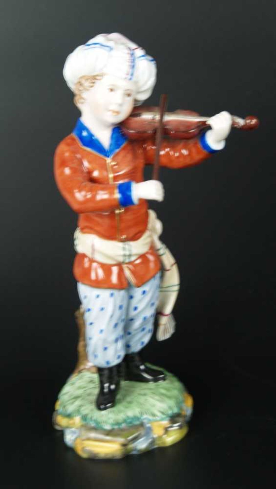 Musiker aus der Türkenkapelle - Hoechst blaue Radmarke, 20 Jh.,Violine,polychrom bemalt, rot/blaue