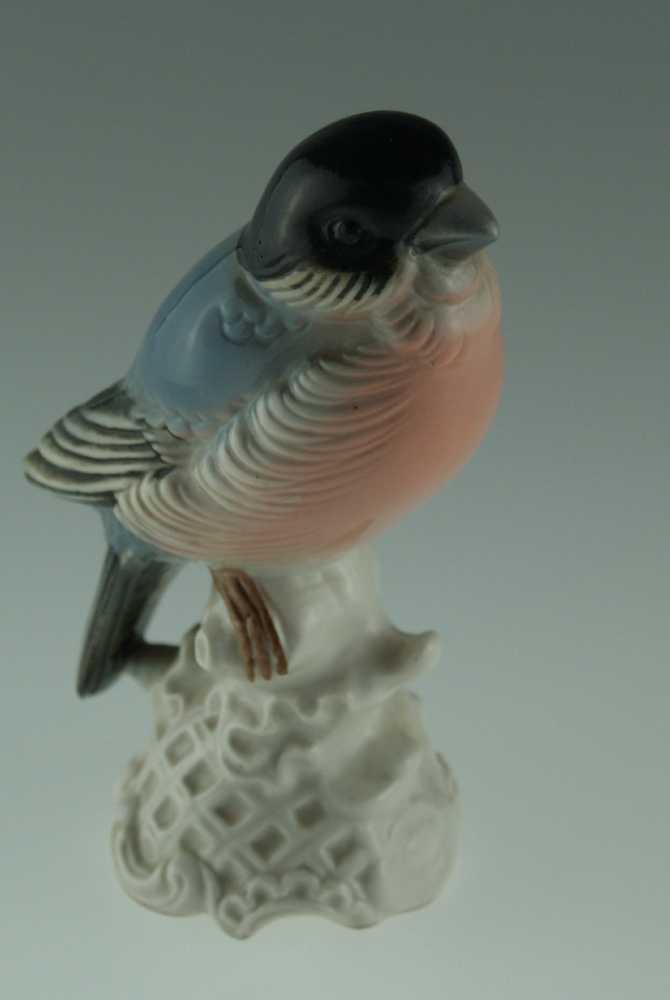 Porzellanfigur "Gimpel" - Dresden,farbig staffiert,Höhe ca.14 cm Porcelain figurine ''