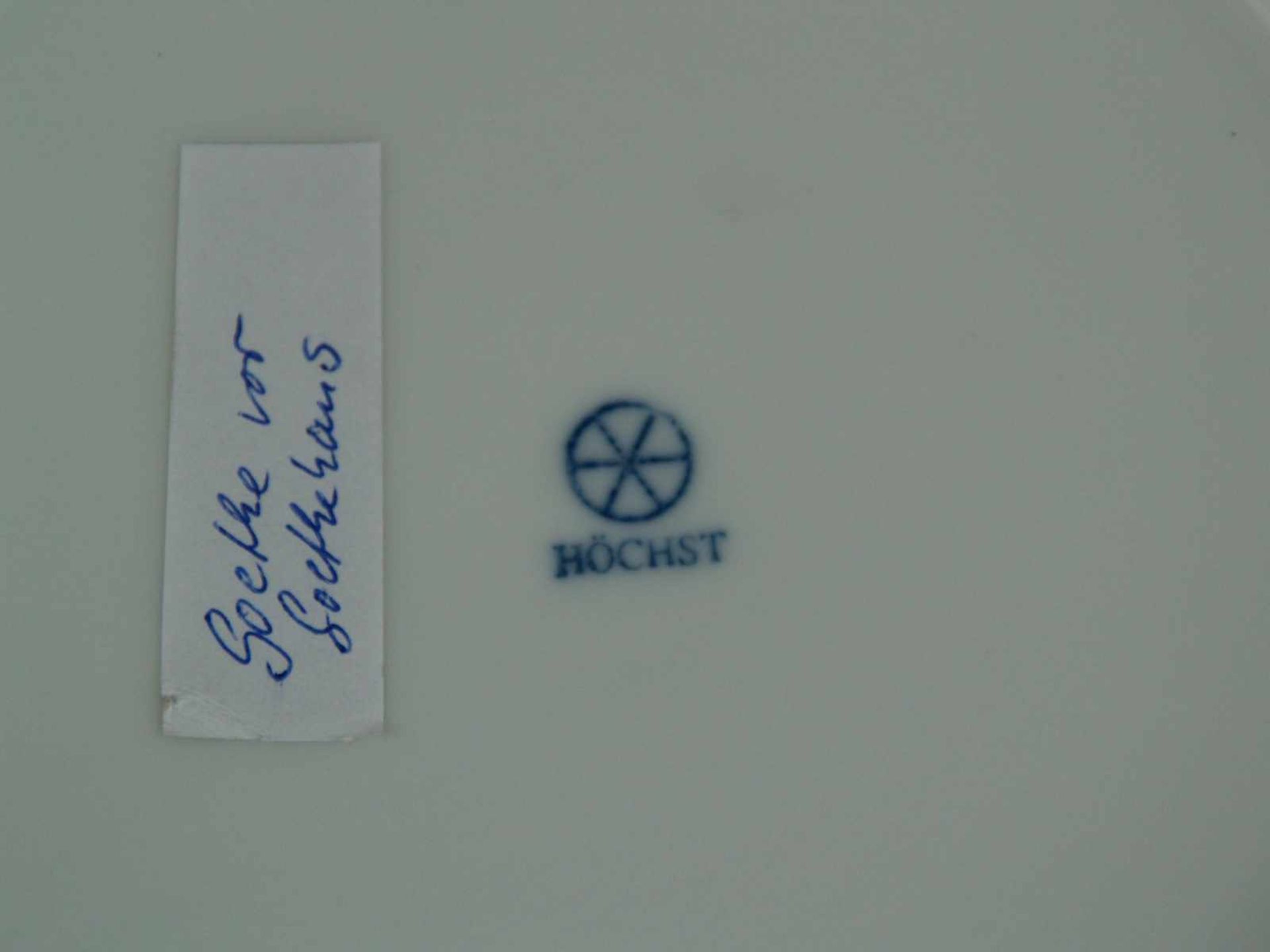 Deckeldose - Hoechst blaue Radmarke, 20.Jh., weißer Scherben/Biskuitporzellan, Deckel mit - Bild 2 aus 2