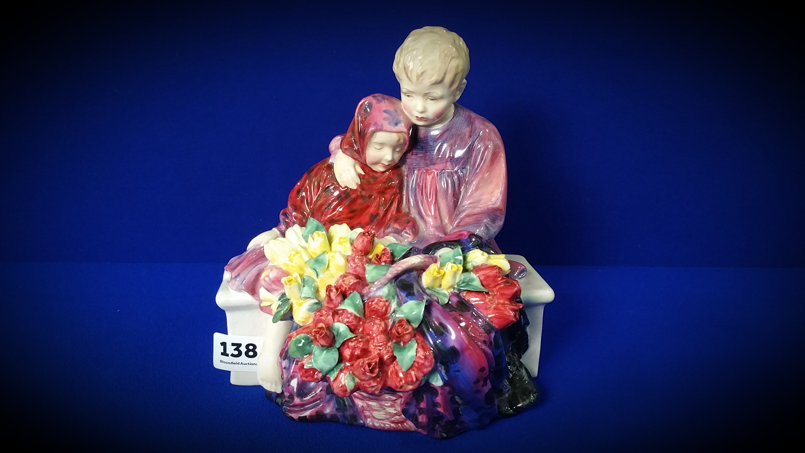 ROYAL DOULTON FIGURINE 'FLOWER SELLERS CHILDREN' HN1342