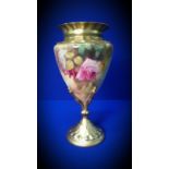 GEORGE V ROYAL WORCESTER VASE HAND DECORATED WITH ROSES