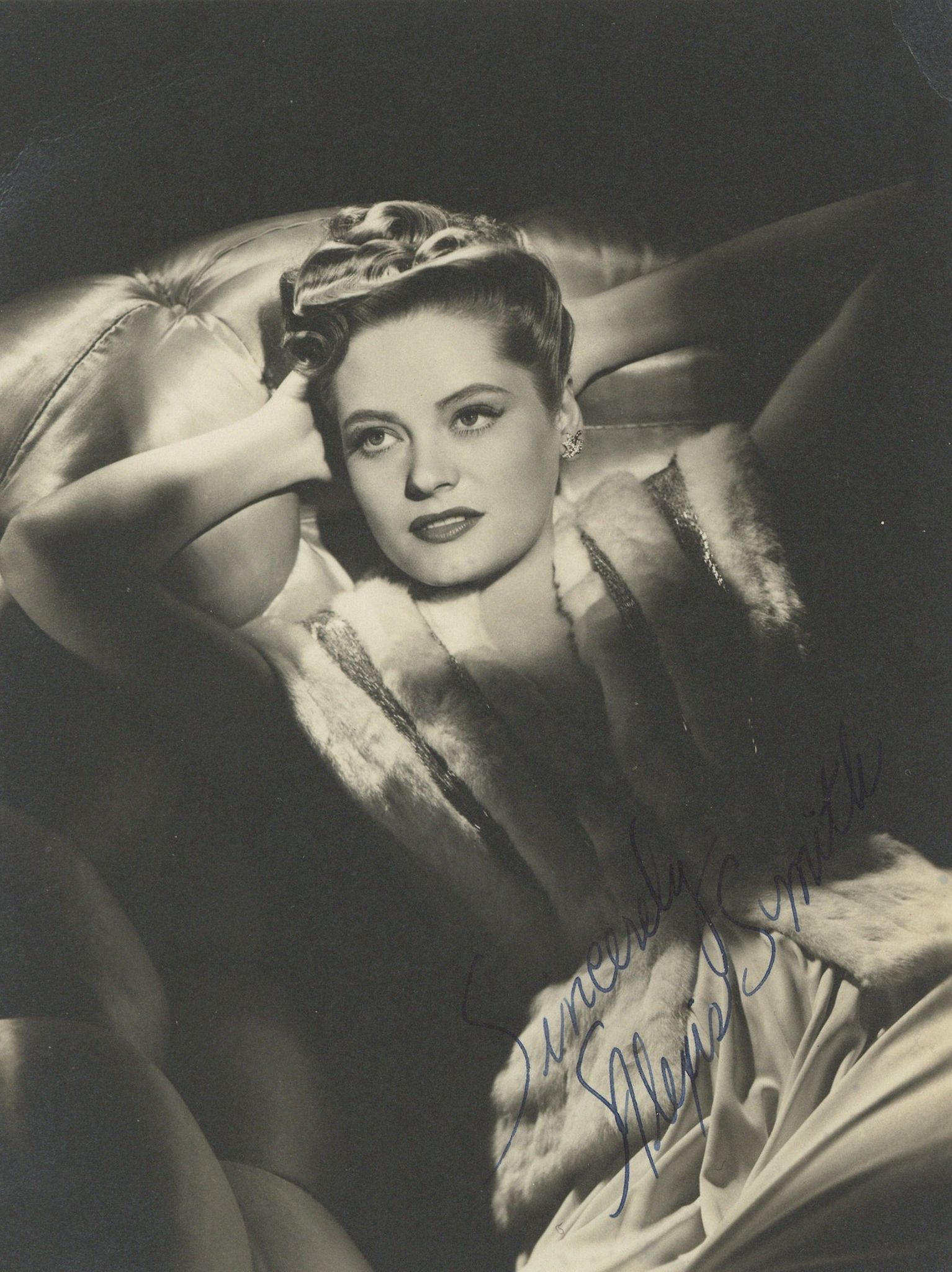 CLASSIC HOLLYWOOD - Collection of signed black and white promotional photographs of...  Collection - Image 7 of 11