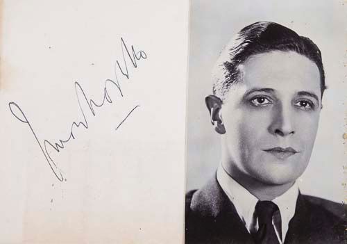 AUTOGRAPH ALBUM - INCL. IVOR NOVELLO - Autograph album with signatures by actors, entertainers and