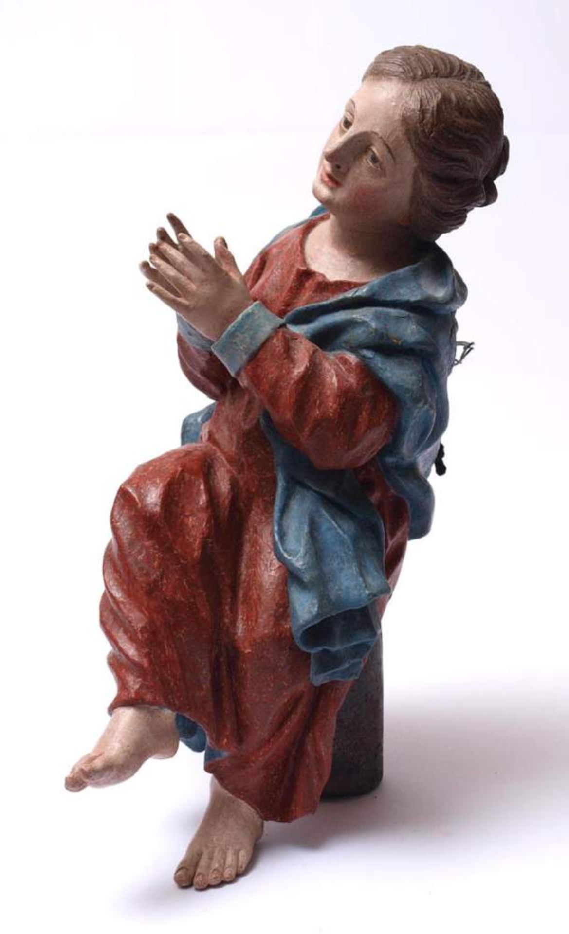 Figurine, süddeutsch, 18.Jhdt.Sitzende Gestalt einer jungen Frau mit übereinander geschlagenen - Bild 4 aus 11