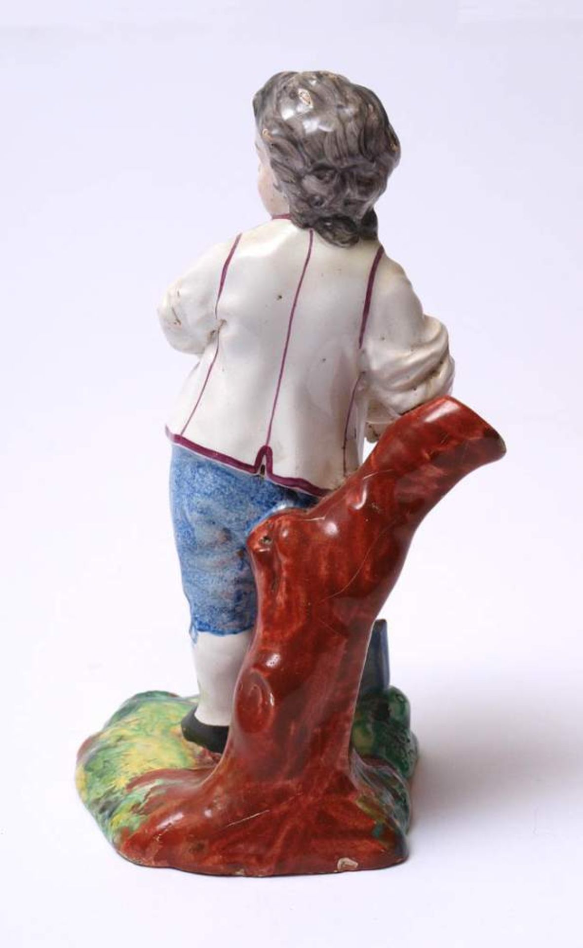 Figurine, wohl Niderwiller, 2. Hälfte 18.Jhdt.Auf naturalistischem Sockel jugendlicher Bauer mit - Bild 5 aus 9