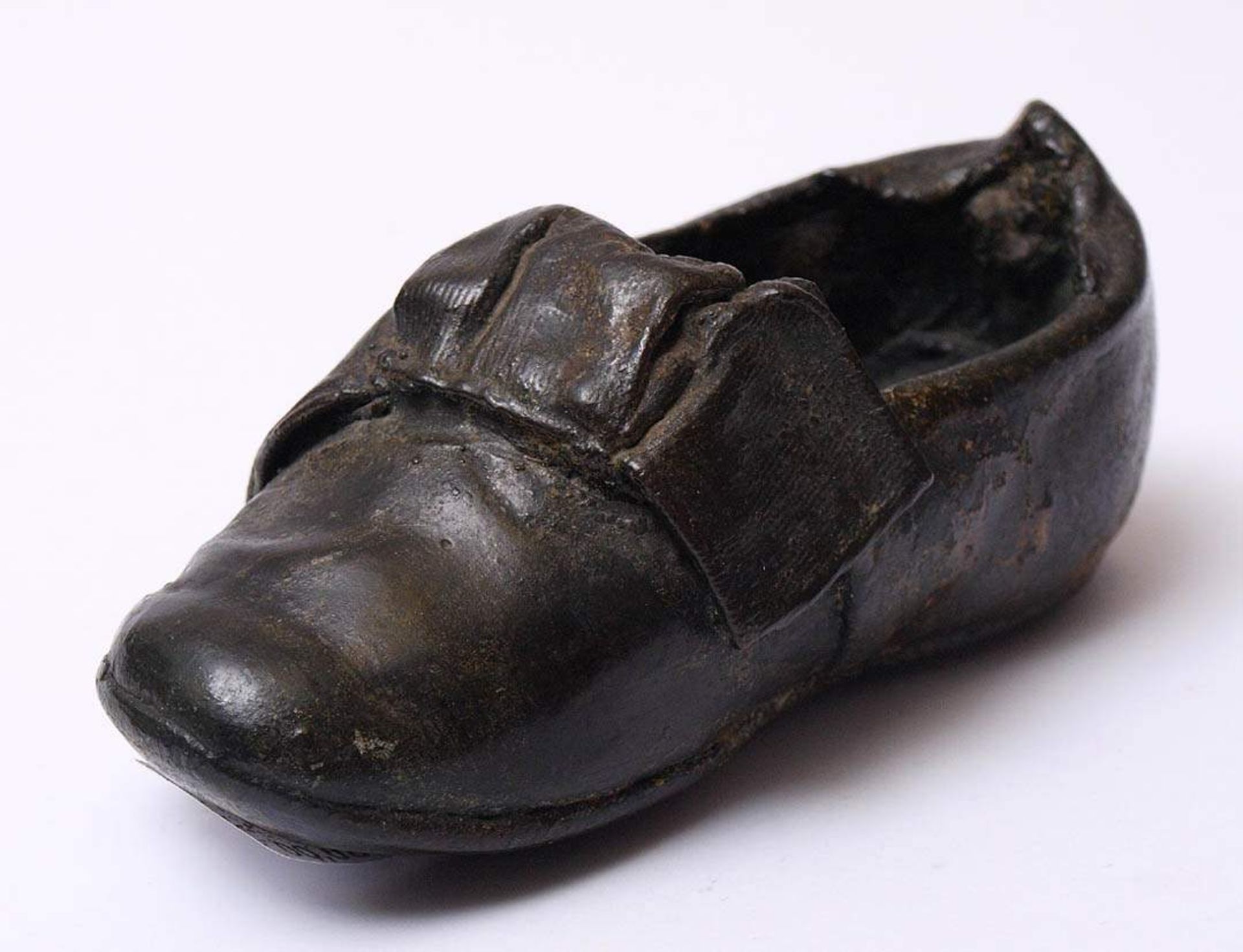 Bronzierter BabyschuhMädchenschuh mit Schleife. H.5cm. - Bild 2 aus 2