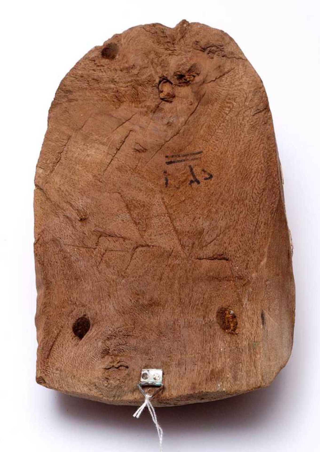 Sarkophagmaske, wohl ÄgyptenFarbige Malerei über Stuck auf Holz. H.22,5cm. - Bild 6 aus 6