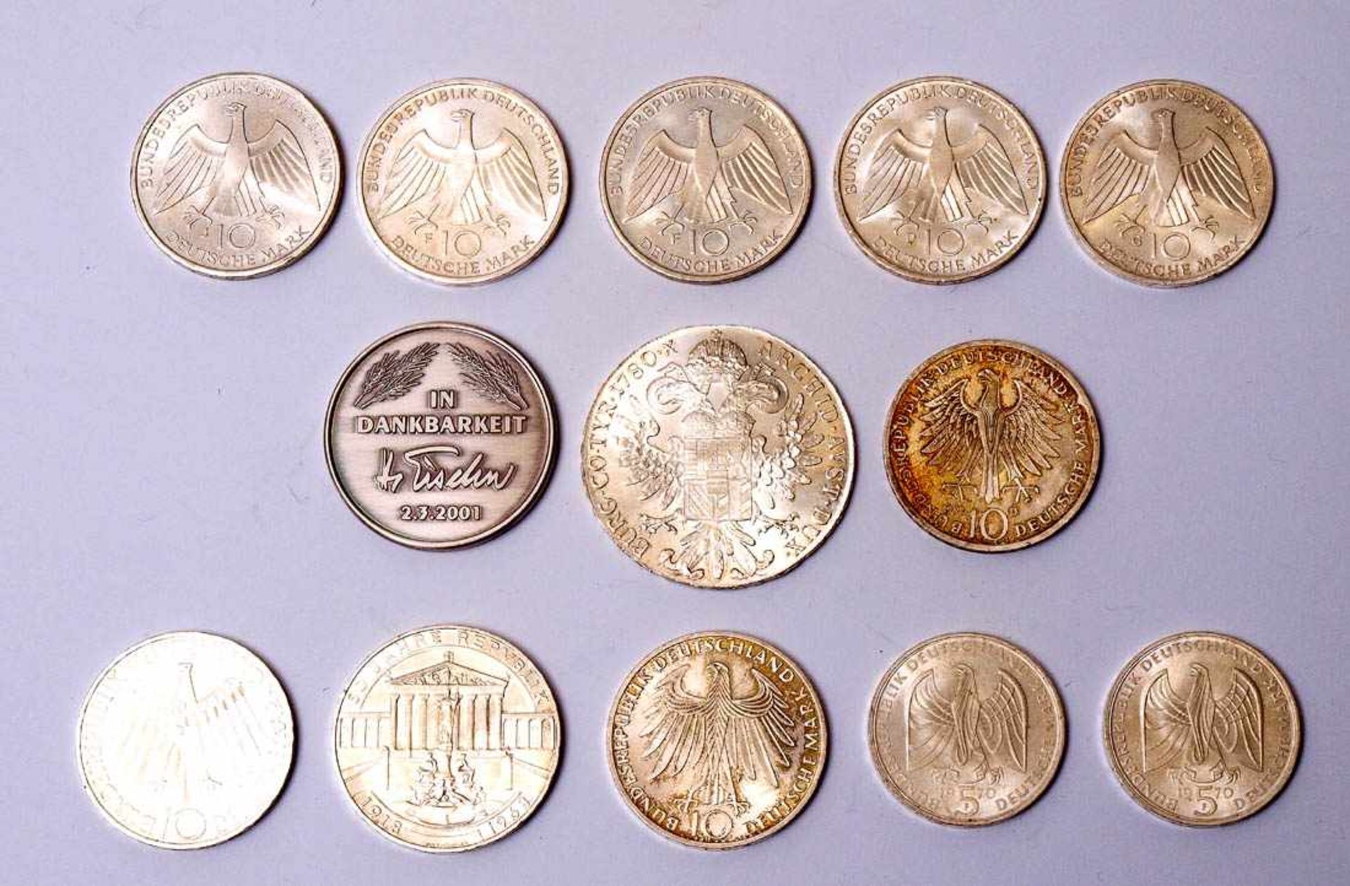 Konvolut Münzen Maria-Theresia-Taler, acht 10-DM-Münzen (u.a. Humboldt), zwei 5-DM-Münzen, ein 50-