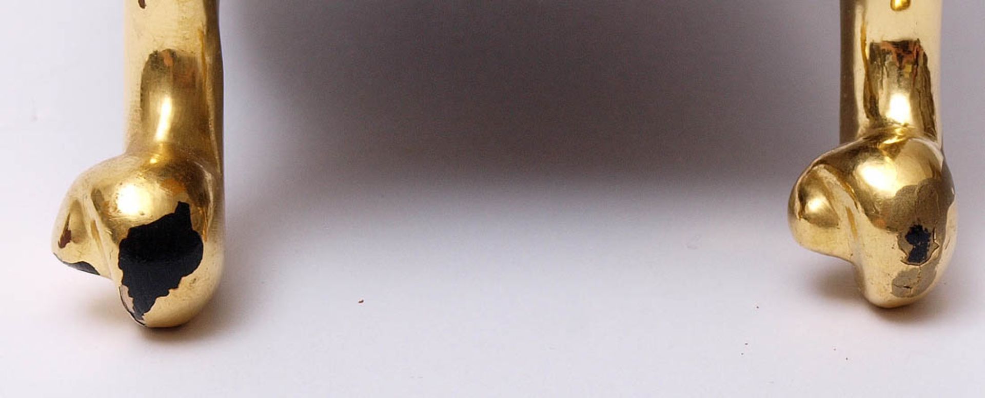 Pendule, Neuchâtel Bewegtes, dreiseitig verglastes Holzgehäuse aus Holz. Weißes Porzellanzifferblatt - Bild 8 aus 8