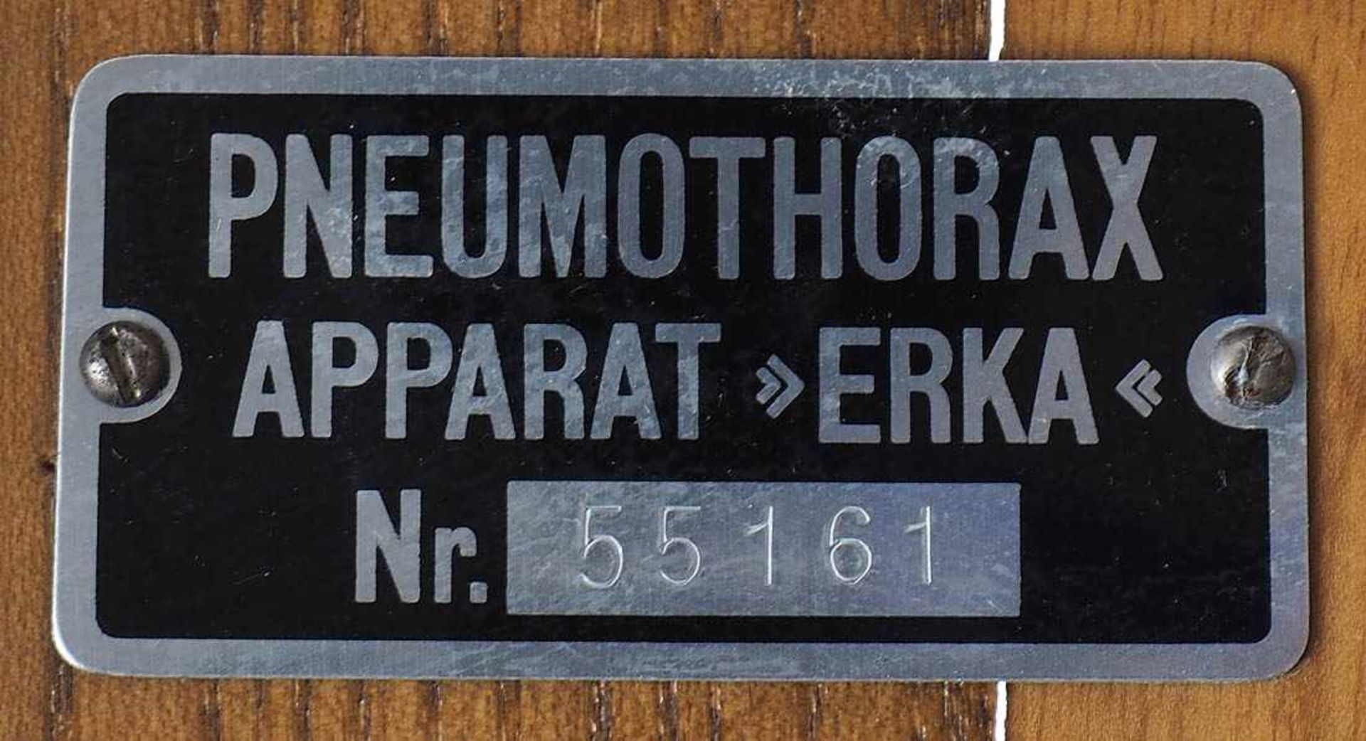 Pneumothorax-Apparat, 20er Jahre Vollständig, im originalen Holzkasten. H.55cm. - Bild 4 aus 6