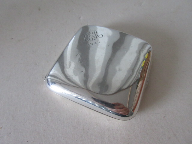 An unusually heavy hallmarked silver Cigarette Case, simple and stylish form, weight approx 128