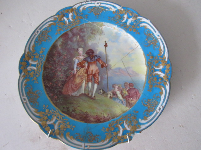 An early C19th Cabinet Plate, hand-painted with a couple in a countryside scene, note A/F with (old) - Image 8 of 12