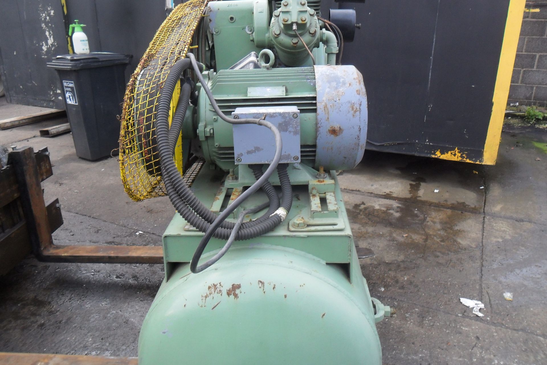 INGERSOLL RAND TYPE 20 MODEL 15T 3-PHASE COMPRESSOR C/W SWITCH BOX. LOCATION: DONCASTER, UK - Bild 5 aus 5