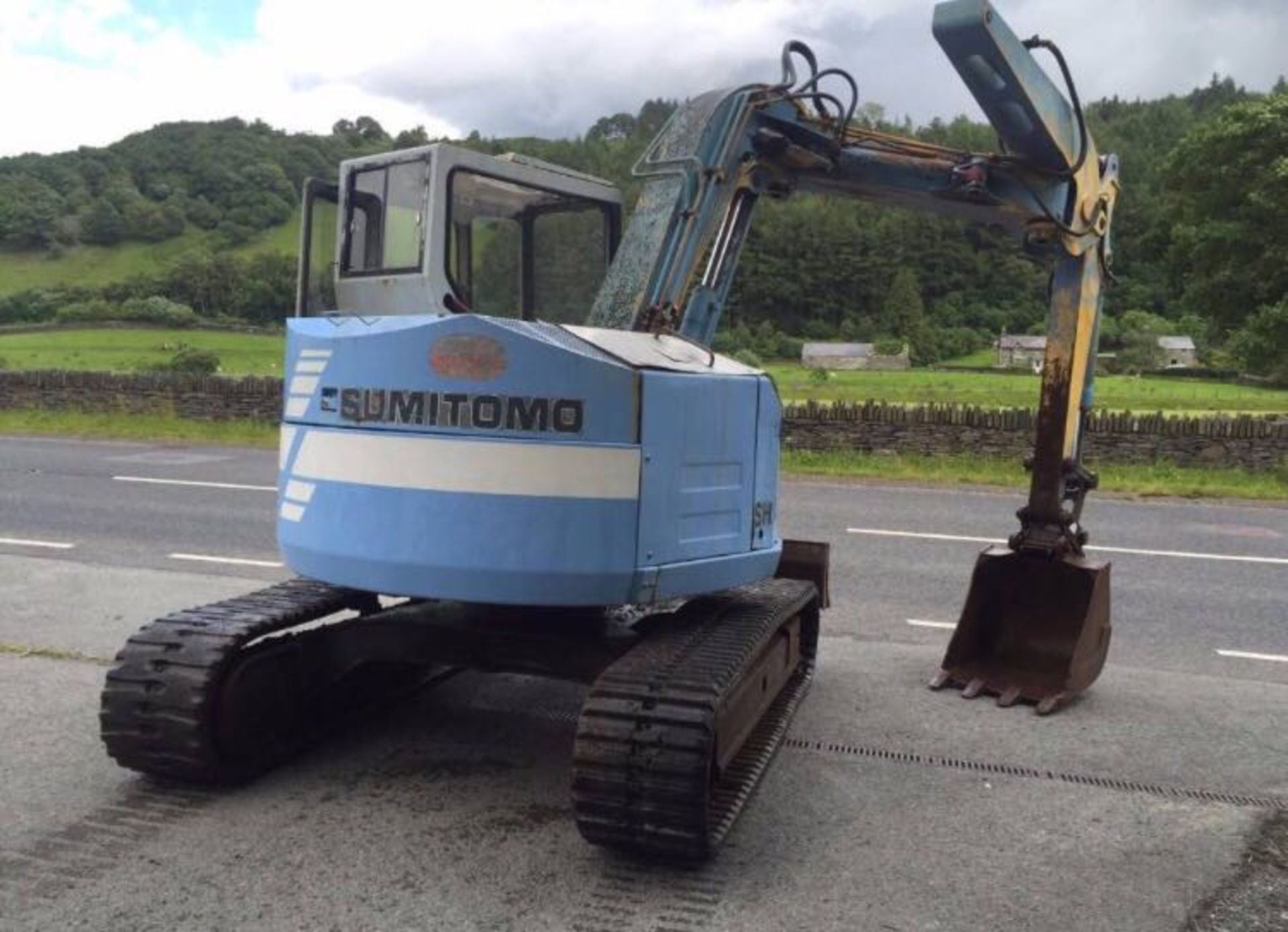 SUMITUMO SH75 EXCAVATOR, YEAR BELIEVED APPROX 1996, ISUZU ENGINE, 9000 HRS, MANUAL QUICK HITCH, - Bild 2 aus 8