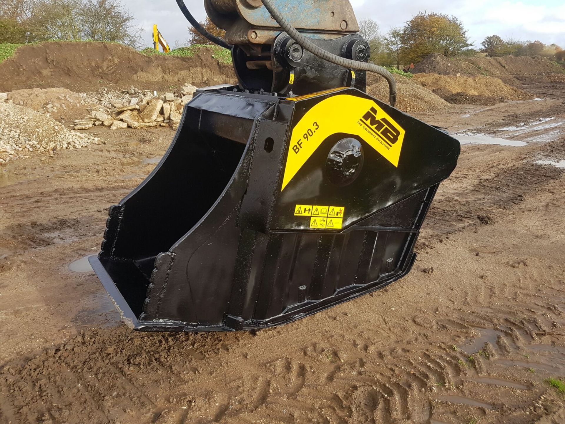 MB BF90.3 crusher bucket. 2008. Excellent working order. Jaws 85%. Just been sand blasted and - Bild 8 aus 10
