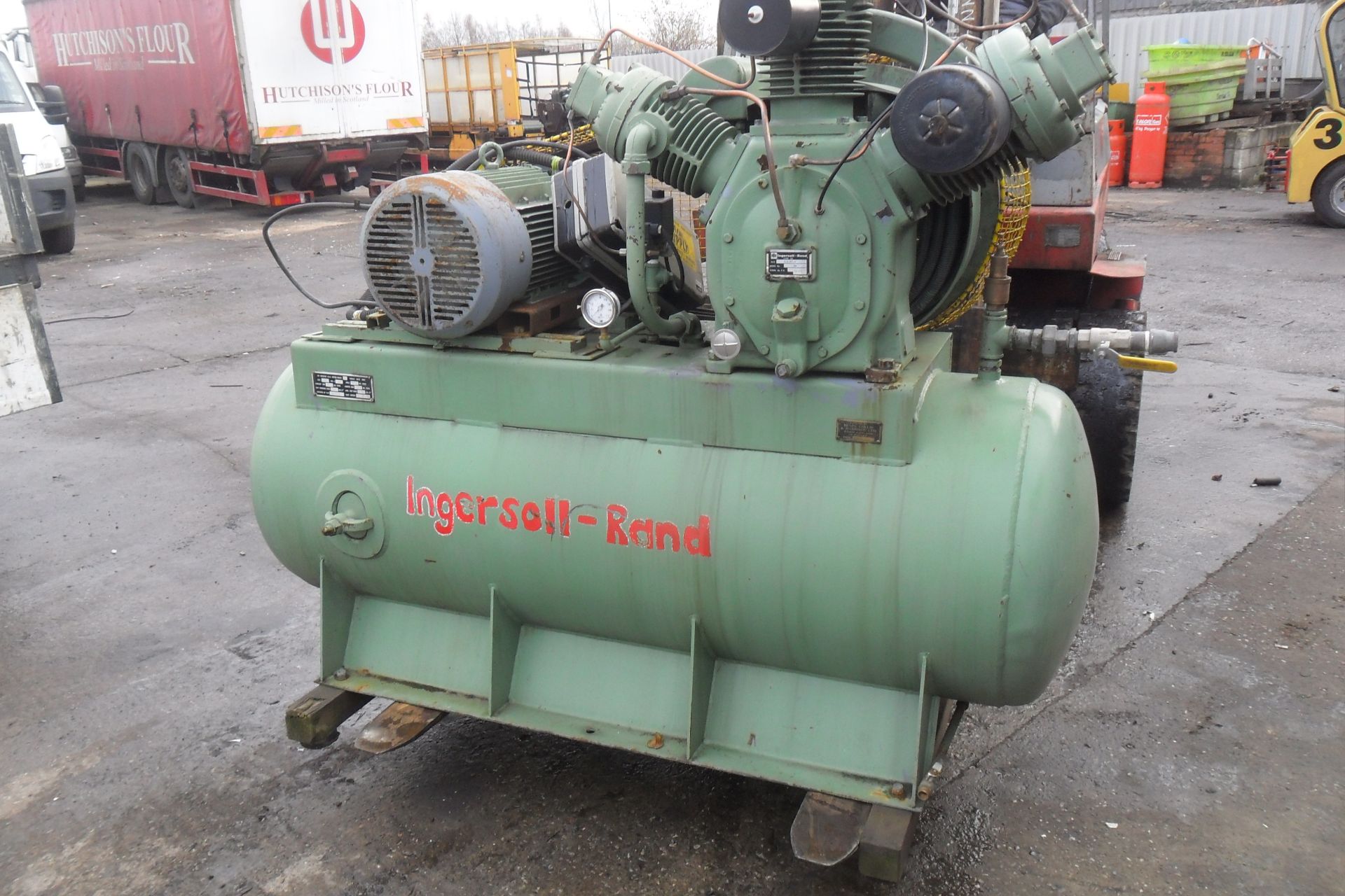 INGERSOLL RAND TYPE 20 MODEL 15T 3-PHASE COMPRESSOR C/W SWITCH BOX. LOCATION: DONCASTER, UK