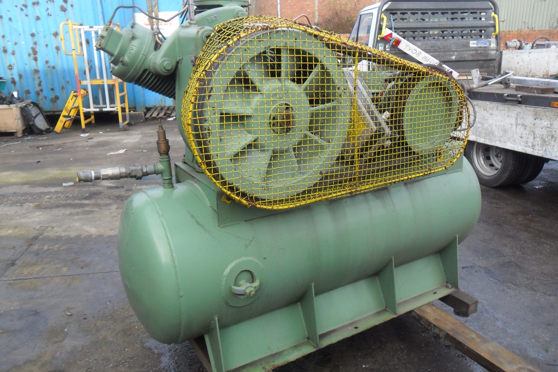 INGERSOLL RAND TYPE 20 MODEL 15T 3-PHASE COMPRESSOR C/W SWITCH BOX. LOCATION: DONCASTER, UK - Bild 2 aus 5