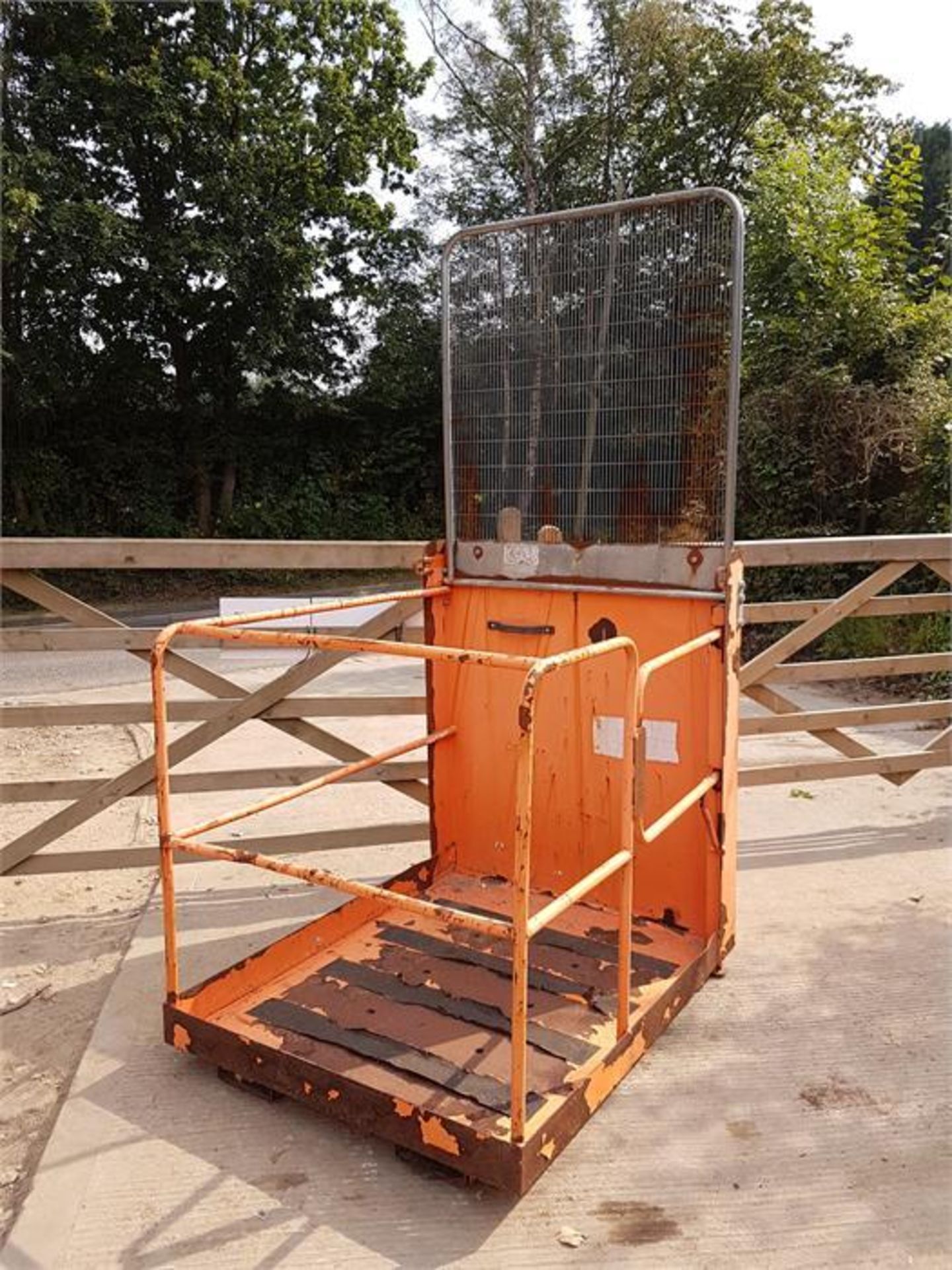 INVICTOR FORKLIFT MAN CAGE.