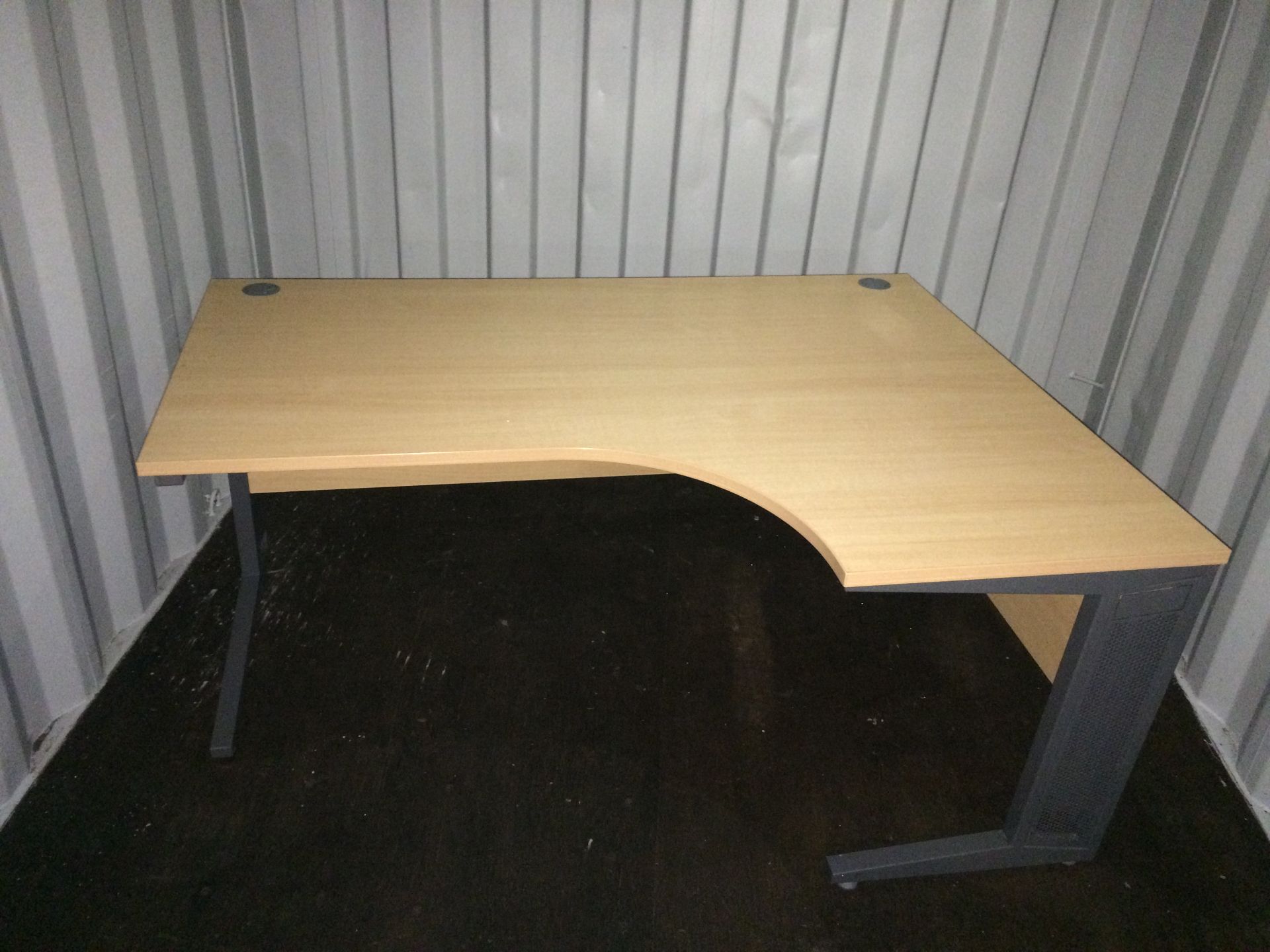 Corner Office Desk SIX (Height: 72cm / Length: 160cm / Width: 120cm            (1)