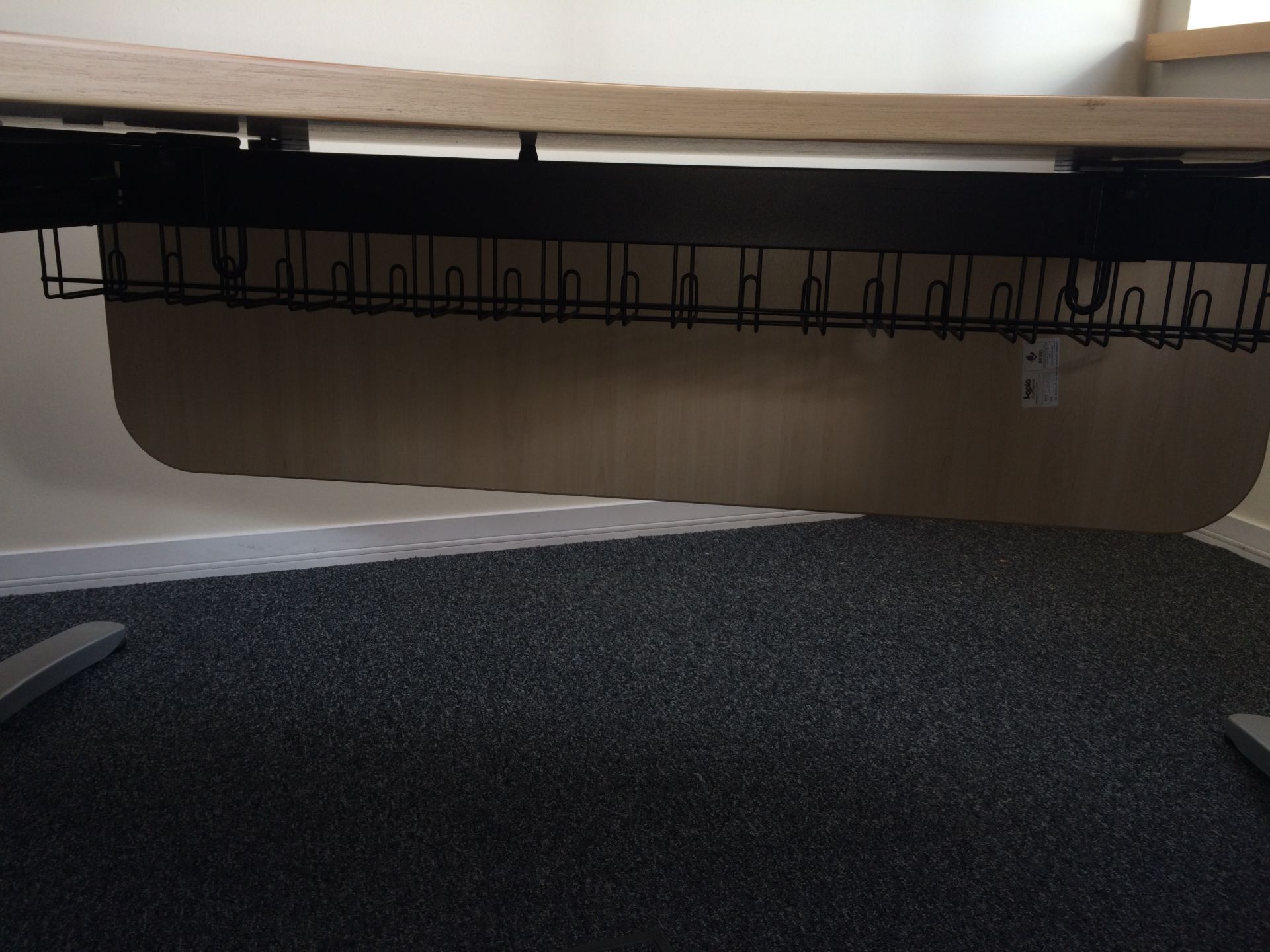 Left Corner Office Desk With Kick-board (Height: 72.5cm / Length: 160cm / Width: 160cm) - Image 3 of 3