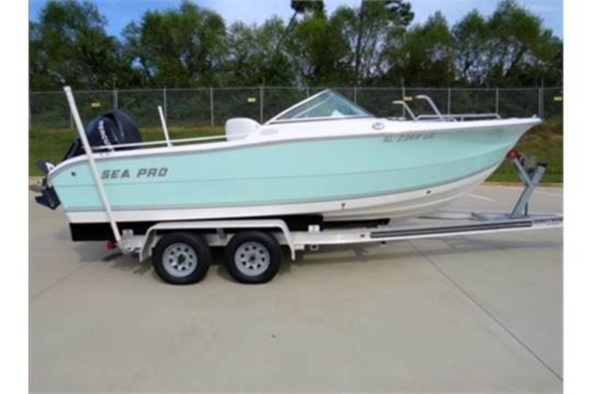 Sea-Pro 206DL Boat