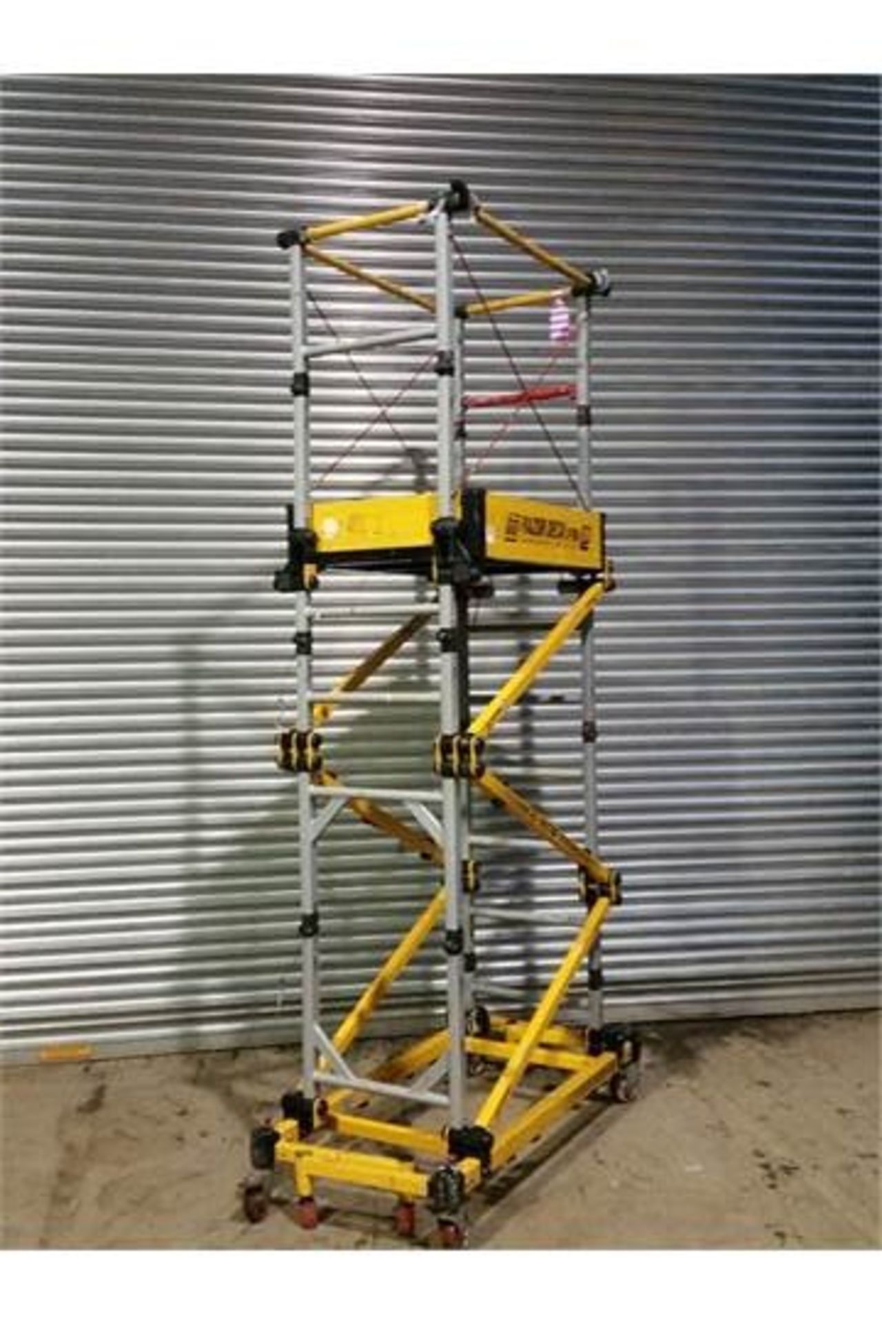 UGO RAZOR DECK 3 STAGE SELF ERECTING WORK PLATFORM - 2MTR - Image 2 of 3