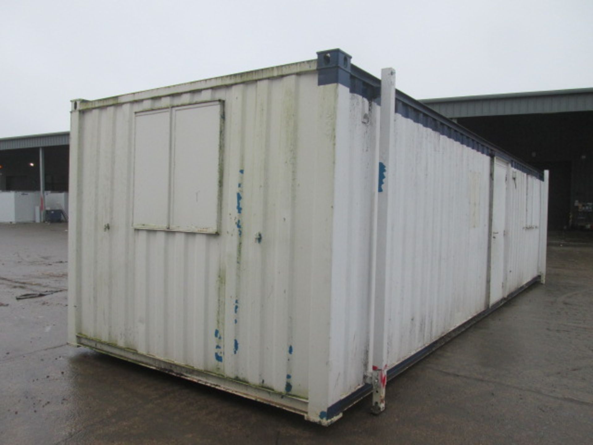 ESP17420 32ft x 10ft Anti Vandal Jack Leg Changing Room - Image 2 of 5