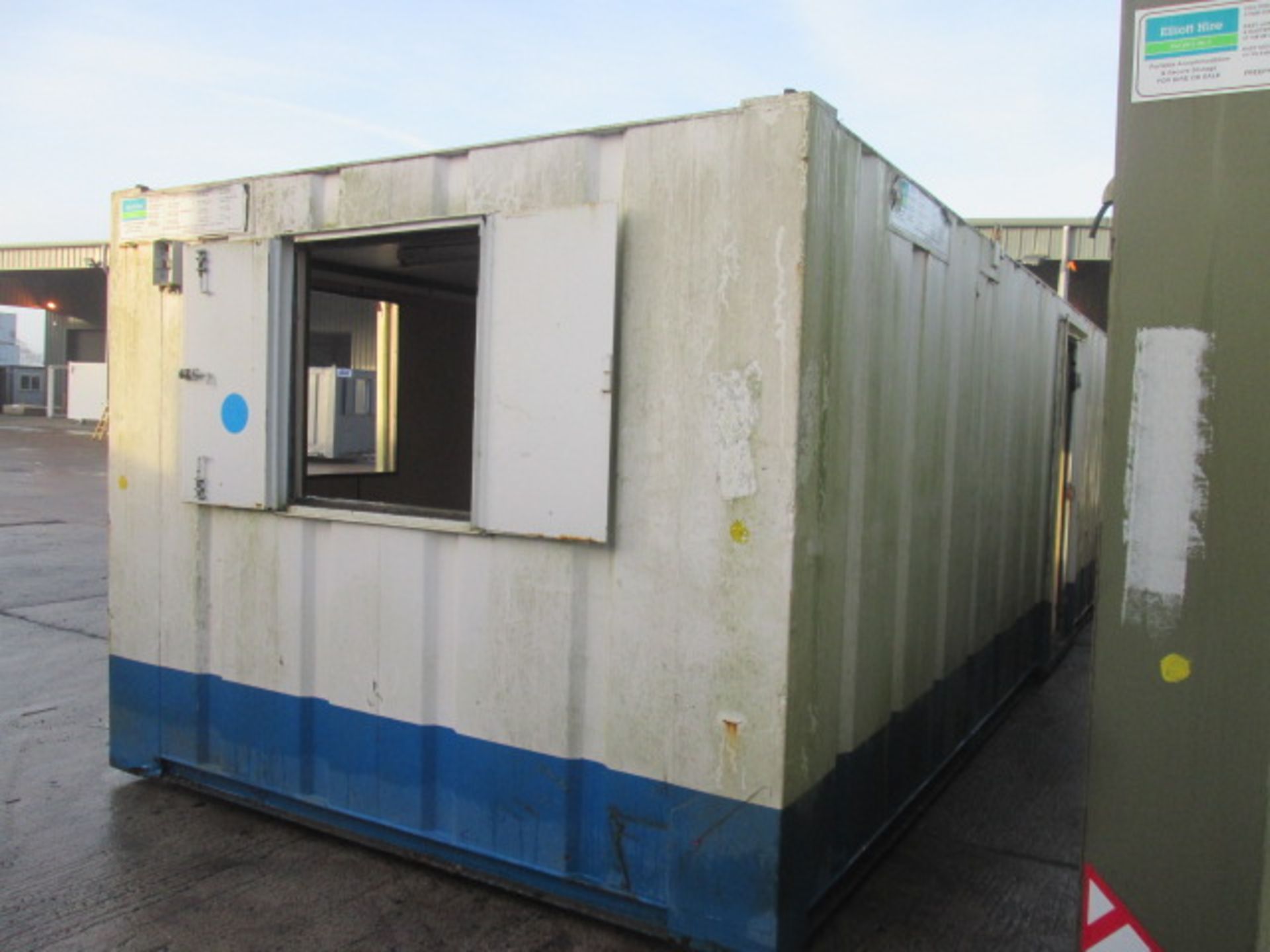 EMS435 32ft x 10ft Anti Vandal Canteen & Office - Image 3 of 9