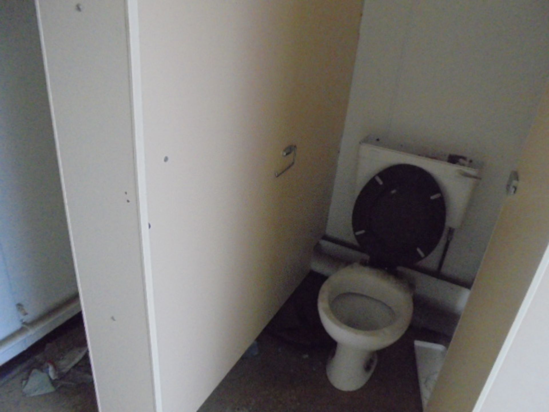 ESP10075 32ft x 10ft Anti Vandal Jack Leg 4 + 2 Toilet - Image 4 of 9